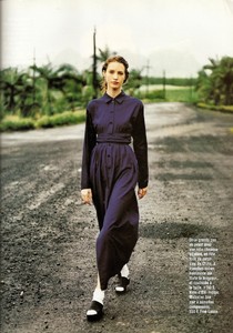 Cecilia_Jansson_Vogue_Paris_March_1994_05.thumb.jpg.a66515a918103481753aa741513d1f74.jpg