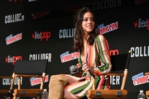 Chloe-Bennet--Marvels-Agents-of-S.H.I.E.L.D.-panel-during-2017-New-York-Comic-Con-07.thumb.jpg.7191176a0428a335b3631f883c6debcb.jpg