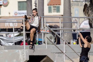 Cindy-Crawford--Photoshoot-on-Santa-Monica-Beach--29.thumb.jpg.c970f623a22ea14f56a3089f37b89d19.jpg