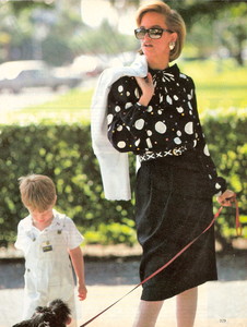 Elgort_Vogue_US_May_1983_06.thumb.jpg.0ffd631c898e65912a68ae29671e5933.jpg