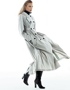 Grazia-Italy-Elisabet-Erm-Xavi-Gordo-17.thumb.jpg.27f7c3d3210b8748a74361d86bb6d7b6.jpg