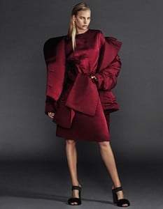 Grazia-Italy-Elisabet-Erm-Xavi-Gordo-9.thumb.jpg.0b043333b8cfc8c64fb6658adb4828fe.jpg