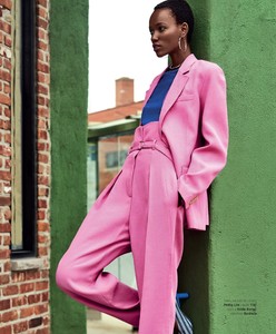 Harpers-Bazaar-Herieth-Paul-by-Caleb-Gladys-9.thumb.jpg.79af8a2d72a81e0fe3182134b7e6ccd5.jpg