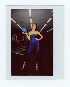 Harpers-Bazaar-New-York-Fashion-Week-in-Real-Life-14.thumb.jpg.d16e2cbbdf4651df494562fa0fe09f51.jpg