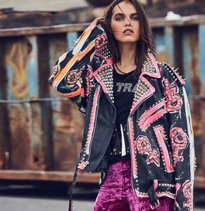 Harpers-Bazaar-Turkey-October-2017-Lily-Stewart-Dean-Isidro-1.thumb.jpg.2ad933b7b477e2fde47252214ba020f7.jpg