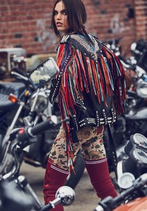Harpers-Bazaar-Turkey-October-2017-Lily-Stewart-Dean-Isidro-2.thumb.jpg.7289ad8caefe5f14dbbe96c98ed3c57a.jpg