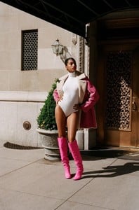 Imaan-Hammam-by-Theo-Wenner-for-Self-Service-FW-2017-19-760x1147.thumb.jpg.12d828185cf05d7caa74575bfae29946.jpg