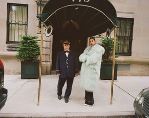 Imaan-Hammam-by-Theo-Wenner-for-Self-Service-FW-2017-9-760x604.thumb.jpg.fccf8cb0628d6addcd3bbbe8aa9ffef9.jpg
