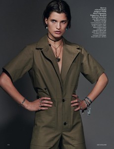 JULIA-VAN-OS-BRITISH-VOGUE-page-007-790x1024.thumb.jpg.3bdd395326837048efc54f38eee6632c.jpg