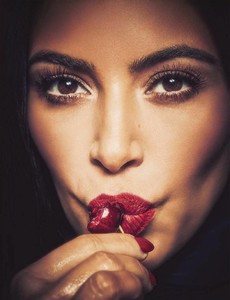 Kim-Kardashian-Beauty-Photoshoot02.jpg
