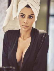 Kim-Kardashian-Beauty-Photoshoot05.jpg