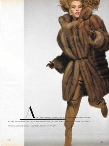 King_Vogue_US_August_1981_05.thumb.jpeg.c5cbbbb695eca736bfaa7872757a5cc3.jpeg
