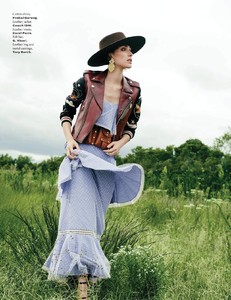 LOFFICIEL_Singapore_2017-page-008.jpg