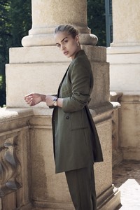 LOfficiel-Switzerland-October-2017-Jasmine-Sanders-by-Olivia-Frolich-2.thumb.jpg.d9bf0537d8c819a630b25103c4bdd670.jpg