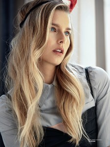 Marie-Claire-Czech-Hana-Soukupova-Anka-Kovacic-3.thumb.jpg.af181eb21cb113e08402a189fd79c60d.jpg