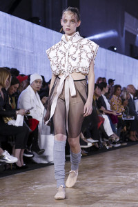 Moncler-Gamme-Rouge-RTW-SS18-Paris-0625-1507036885-bigthumb.jpg