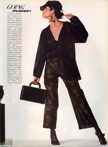 Penn_Vogue_US_April_1984_04.thumb.jpg.235dd537af792e19c9df3706d9c2bc2d.jpg