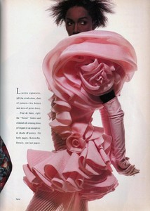 Penn_Vogue_US_April_1988_08.thumb.jpg.5f74c48675d826e6e8c358055bbe63db.jpg