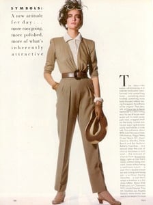 Penn_Vogue_US_January_1986_07.thumb.jpg.3814b09855f745548b526a6e9c110766.jpg