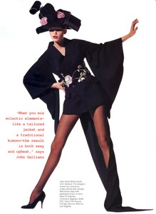 Penn_Vogue_US_July_1994_03.thumb.jpg.a367a8d7bcb3467d734a86c61c7533f5.jpg