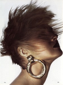 Penn_Vogue_US_May_1985_06.thumb.jpg.84087980c41590492adc1fb5c92a1f03.jpg