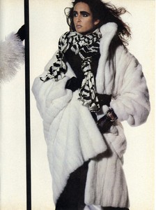 Penn_Vogue_US_November_1985_06.thumb.jpg.a41354d7cfca6b0d6d88a2e4785dde5f.jpg
