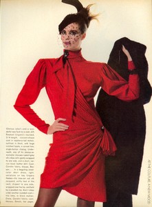 Penn_Vogue_US_October_1983_10.thumb.jpg.206aebe5178e283b429c647c68df00e7.jpg