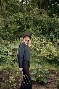 Stella-Magazine-Franzi-Frings-Olivia-Frolich-6.thumb.jpg.ded5d8ca61c34f80c8c20927410b3a64.jpg