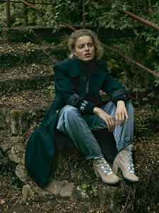 Telva-Magazine-November-2017-Franziska-Stegemann-by-Tomas-de-la-Fuente-6.thumb.jpg.f1bc423beabfd70867504935e9bb8ab4.jpg