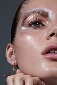 Valery-Kaufman-Vogue-Nagi-Sakai-5.thumb.jpg.b3fdc5ce7b1ab42e6dbb2adbe4e67db8.jpg