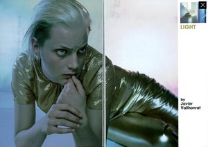 Vallhonrat_Vogue_Italia_January_2000_01.thumb.jpg.582eb63173f6a050743276ab6a2d0889.jpg