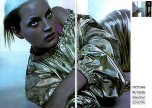 Vallhonrat_Vogue_Italia_January_2000_02.thumb.jpg.e17d4d945185d3910a775b619fa741b2.jpg