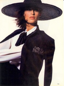 Vanessa_Penn_Vogue_US_February_1987_02.thumb.jpg.c9d274ed7179b5d3d16e3bf8bd5d406c.jpg