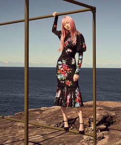 Vogue-Australia-X-David-Jones-Autumn-Winter-2017-8.thumb.jpg.9f946f24dc425ed7afff2b86f1f919dc.jpg