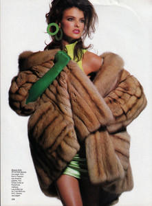 Vogue-US-12-1987_0010.thumb.JPG.1d03ee47be474ed37cded16bd6387291.JPG
