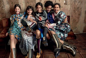 Vogue-US-June-2017-01-faretta-ansley-gulielmi-ellen-rosa-samile-bermannelli-wallette-watson-by-craig-mcdean.jpg