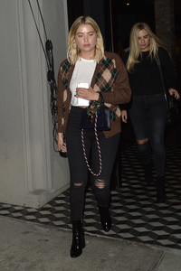 ashley-benson-out-for-dinner-in-west-hollywood-10417-11.jpg