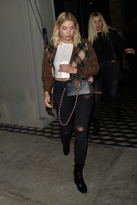 ashley-benson-out-for-dinner-in-west-hollywood-10417-13.jpg