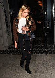 ashley-benson-out-for-dinner-in-west-hollywood-10417-6.jpg