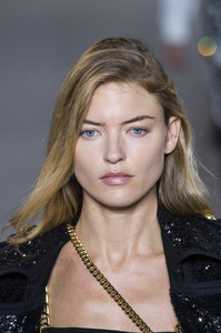 balmain-clpa-rs18-8676.thumb.jpg.7260e4777ce980855bc6a7938b482233.jpg