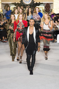 balmain-rs18-2245.thumb.jpg.70442d9cec2d7ec77dccd7a6bc9a5622.jpg