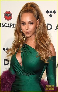 beyonce-knowles-goes-glam-for-tidal-brooklyn-concert-01.jpg