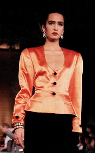 bill-blass-fw-1986.thumb.jpg.8287bc86b766b4c0cfb229960a38d61a.jpg