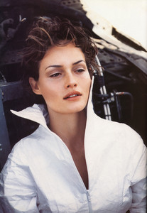 british_vogue_august_1994__amber_valetta__jansson9.thumb.jpg.aa0792d3d7a01ca1faae944903939e1c.jpg