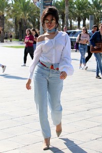 camila-cabello-out-and-about-in-barcelona-october-11-2017-7.jpg