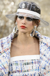 chanel-clp-a-rs18-4081.thumb.jpg.a6c7ddc3b6ac57b927f82f2059bbdf49.jpg