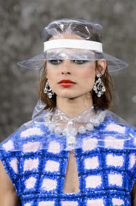 chanel-clp-a-rs18-4228.thumb.jpg.f8fe184625a40ce6582d749316cbe110.jpg