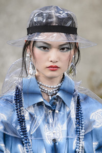 chanel-clpa-rs18-9694.thumb.jpg.7bd08fa81a8764c932cf63031a4b2349.jpg
