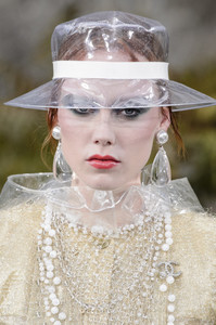 chanel-clpa-rs18-9838.thumb.jpg.e40525c1782dd40abd04031b471a54b3.jpg