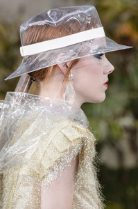 chanel-clpa-rs18-9842.thumb.jpg.b20f61a6f1cba36e878ab3e679d1fde1.jpg